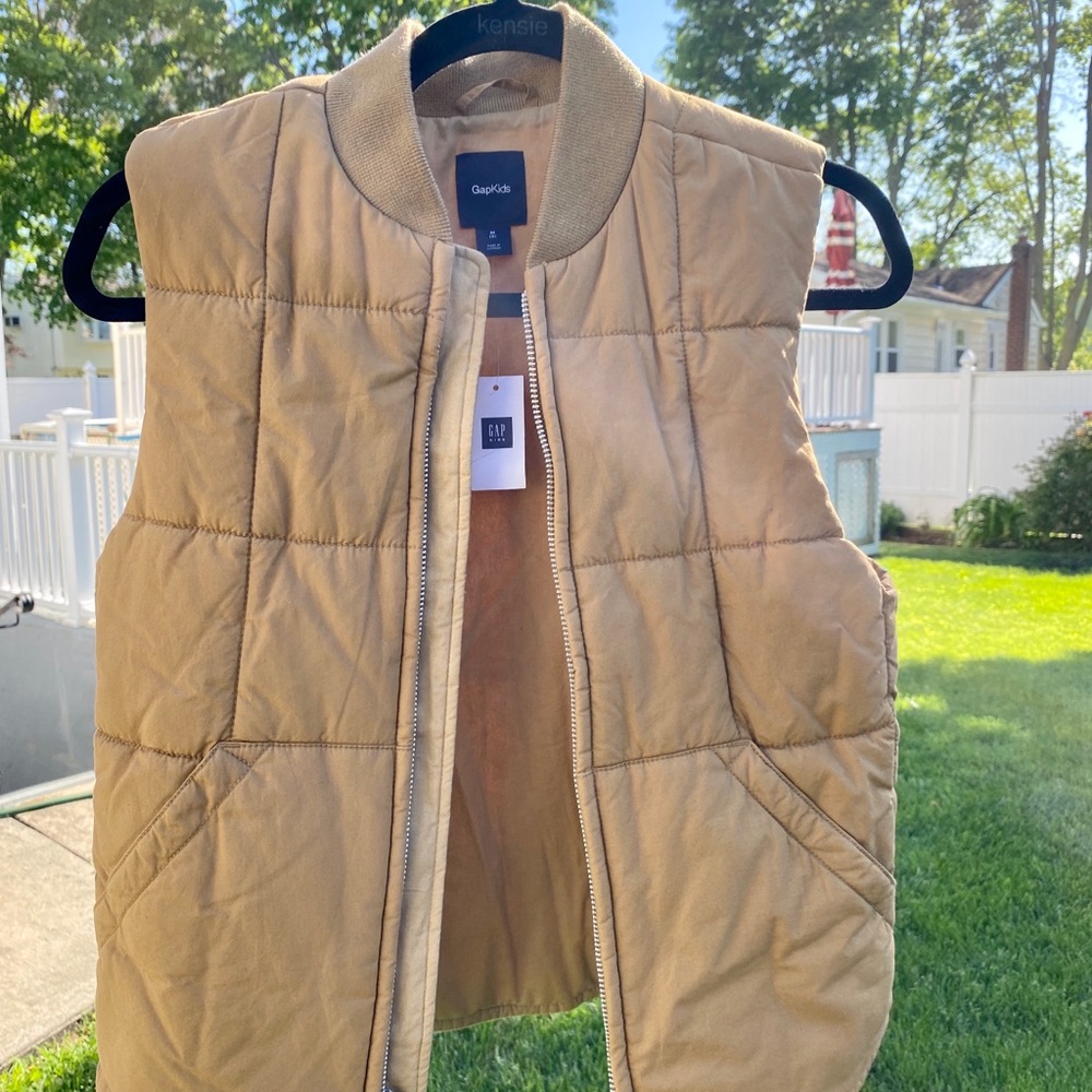 BROWN ZIP UP VEST